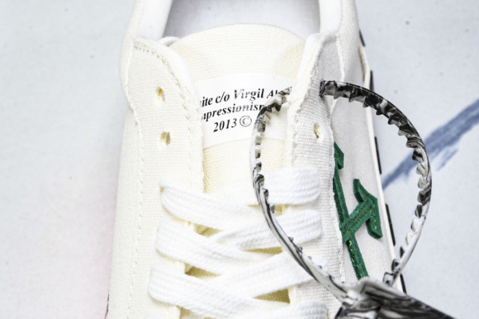 Off-White c/o Virgil Abloh