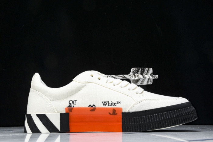 Off-White c/o Virgil Abloh