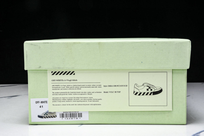 Off-White c/o Virgil Abloh