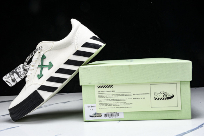 Off-White c/o Virgil Abloh