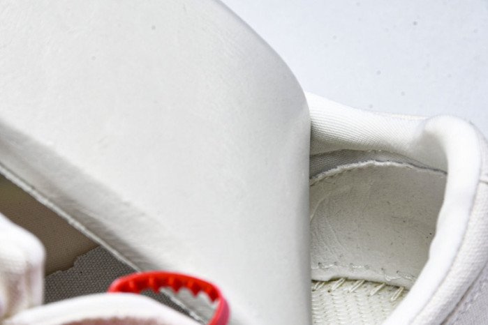 Off-White c/o Virgil Abloh