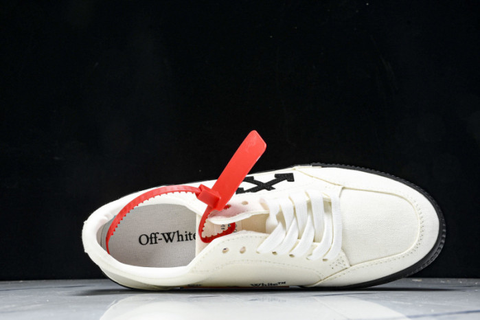 Off-White c/o Virgil Abloh