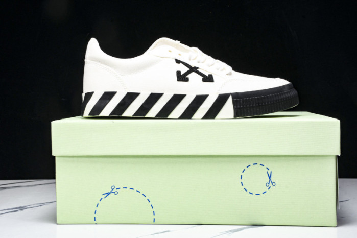 Off-White c/o Virgil Abloh