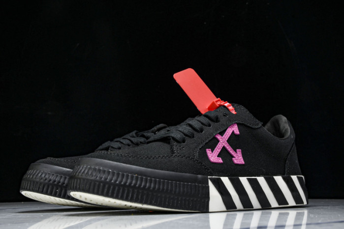 Off-White c/o Virgil Abloh