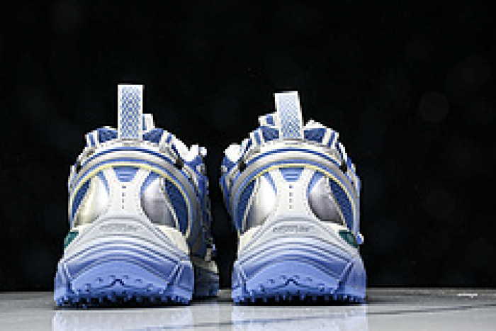 Off-White c/o Virgil Abloh