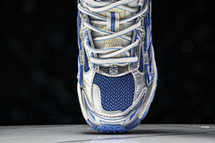 Off-White c/o Virgil Abloh