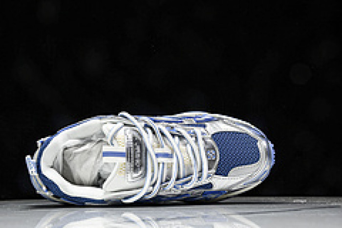 Off-White c/o Virgil Abloh