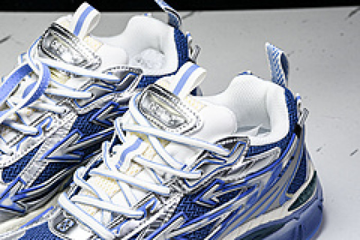 Off-White c/o Virgil Abloh