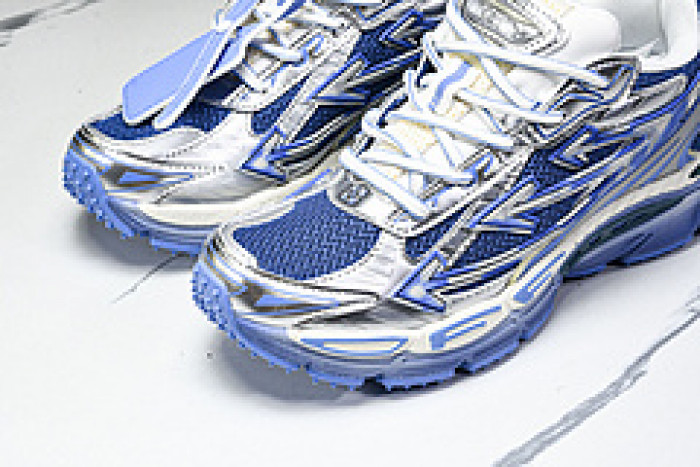 Off-White c/o Virgil Abloh