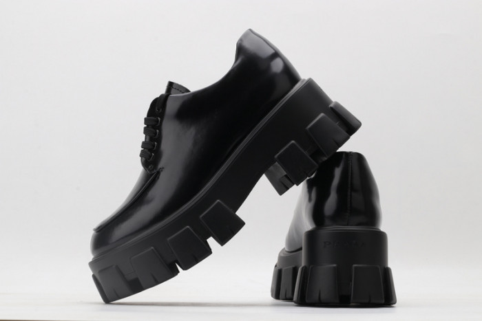 pra*a loafers p026