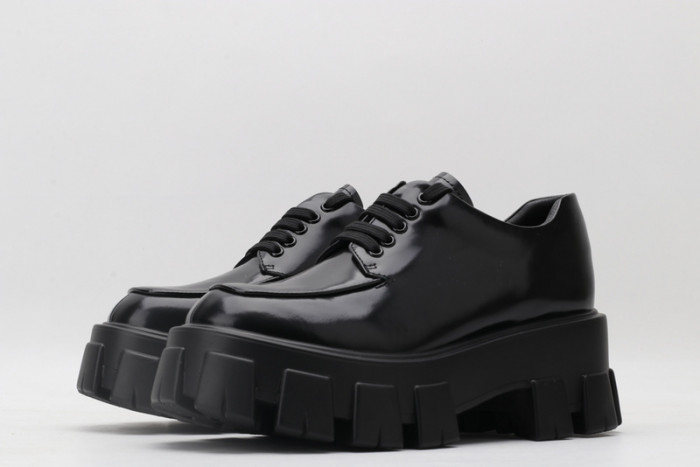pra*a loafers p026