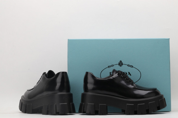 pra*a loafers p026