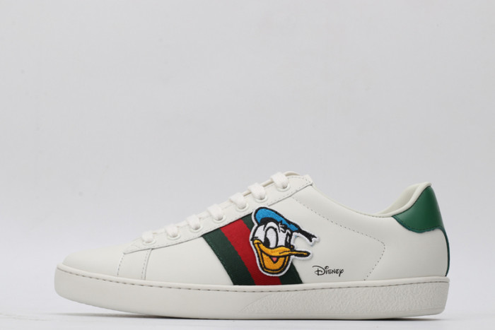 g*u*i ace embroidered low-top sneaker e2328