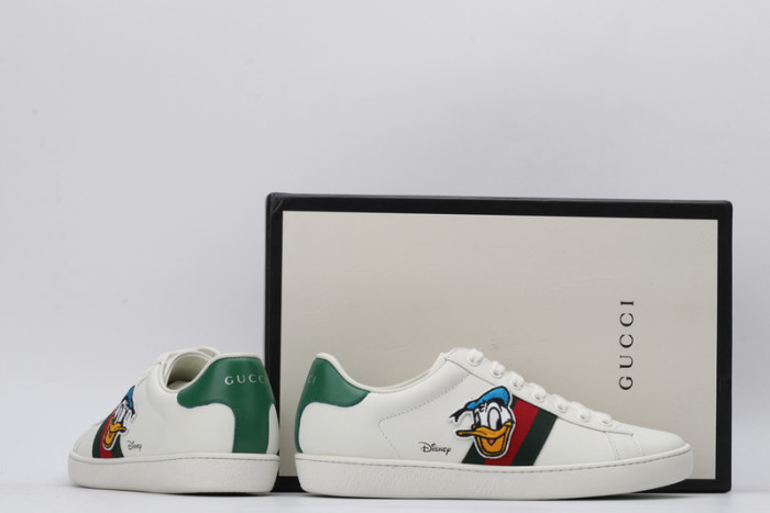 g*u*i ace embroidered low-top sneaker e2328