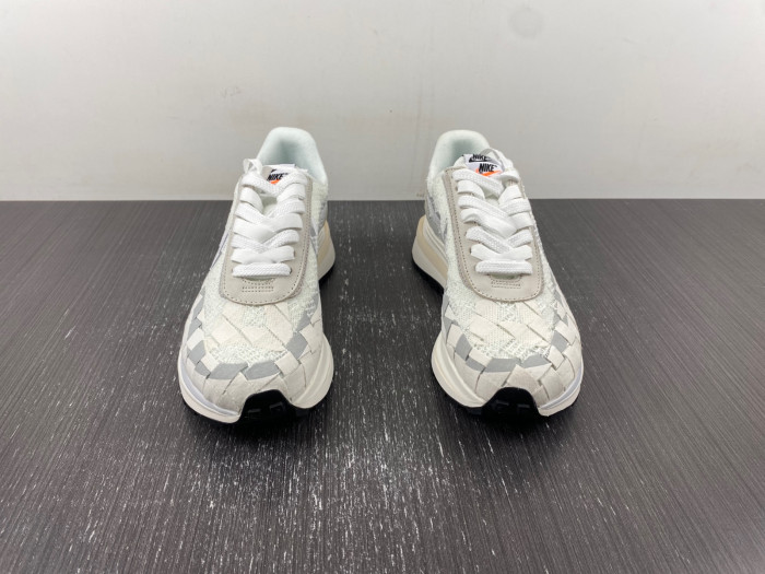 sacai x nike waffle woven white gusto dr5209-100