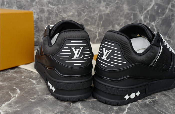 l0vt sneakers