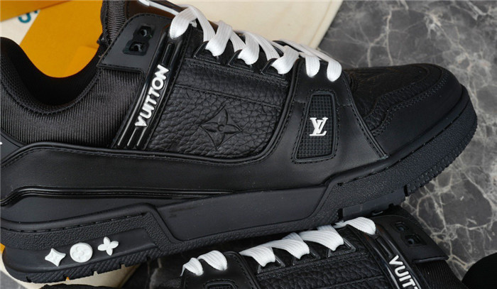 l0vt sneakers
