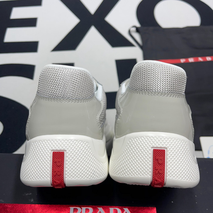 pra*a sneaker p077