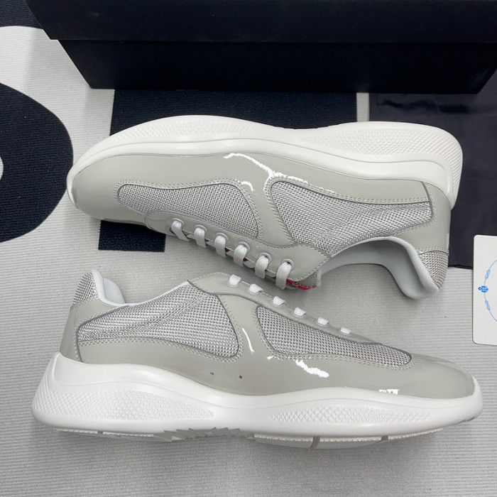 pra*a sneaker p077
