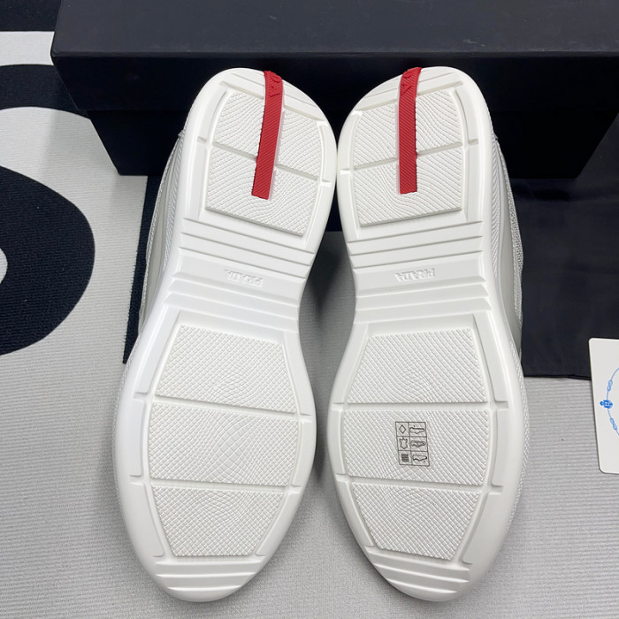 pra*a sneaker p077