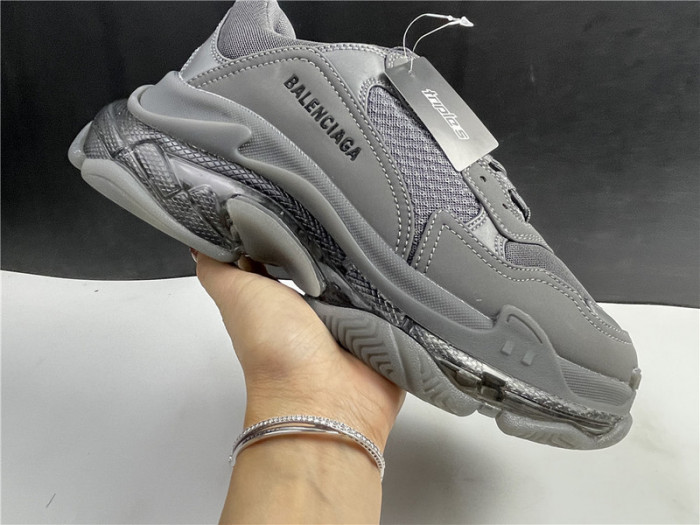 Ba*len*cia*ga triple s sneaker w09o5 7426