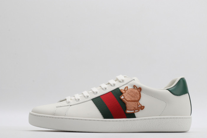 g*u*i ace embroidered low-top sneaker e2316