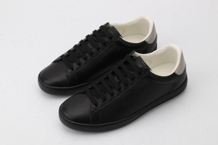g*u*i ace embroidered low-top sneaker e2331