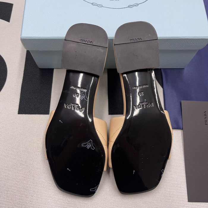 pra*a sandals p071