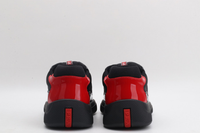 pra*a sneaker p007