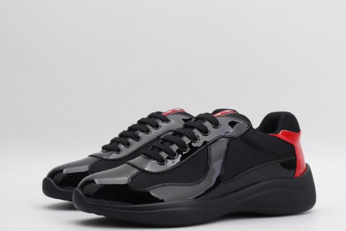 pra*a sneaker p007