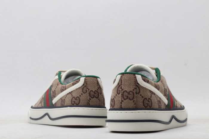 g*u*i ace embroidered low-top sneaker e2312