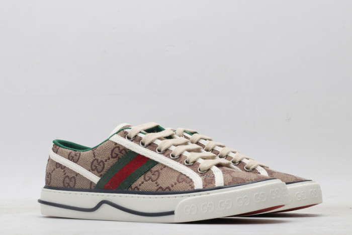 g*u*i ace embroidered low-top sneaker e2312