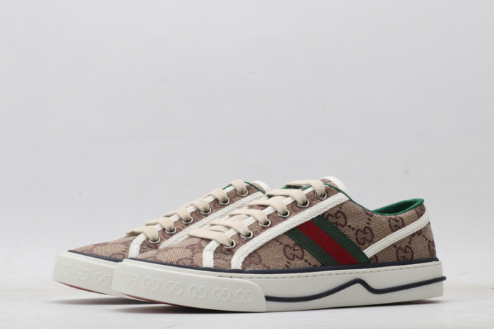 g*u*i ace embroidered low-top sneaker e2312