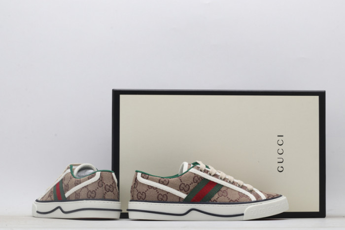 g*u*i ace embroidered low-top sneaker e2312