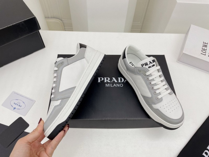 pra*a sneaker p017
