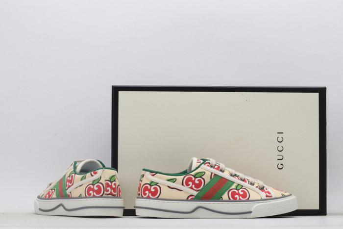 g*u*i ace embroidered low-top sneaker e2310