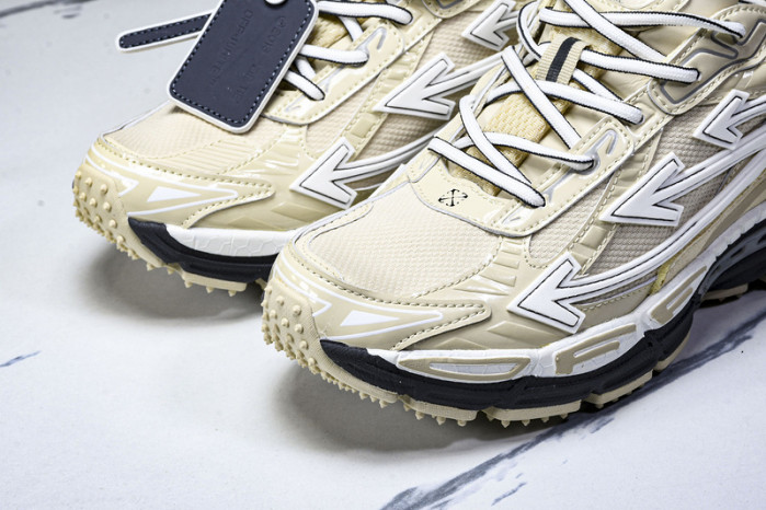 Off-White c/o Virgil Abloh