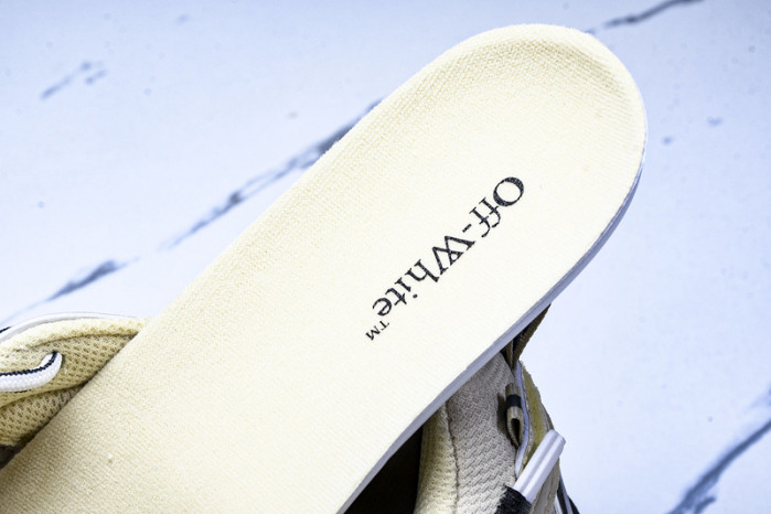 Off-White c/o Virgil Abloh