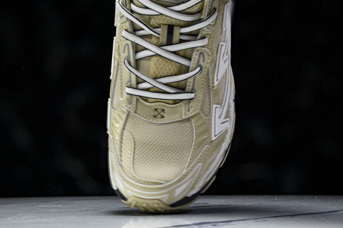 Off-White c/o Virgil Abloh