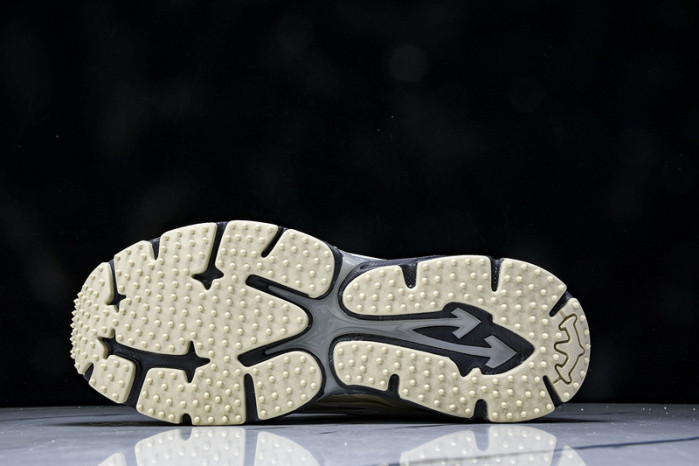 Off-White c/o Virgil Abloh