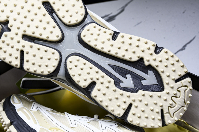 Off-White c/o Virgil Abloh