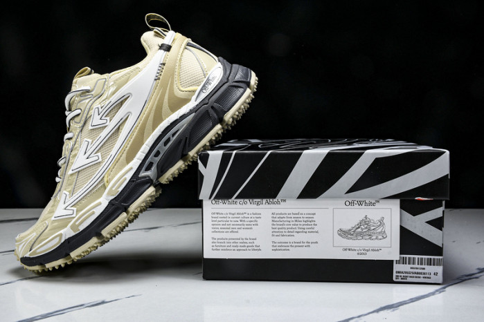 Off-White c/o Virgil Abloh