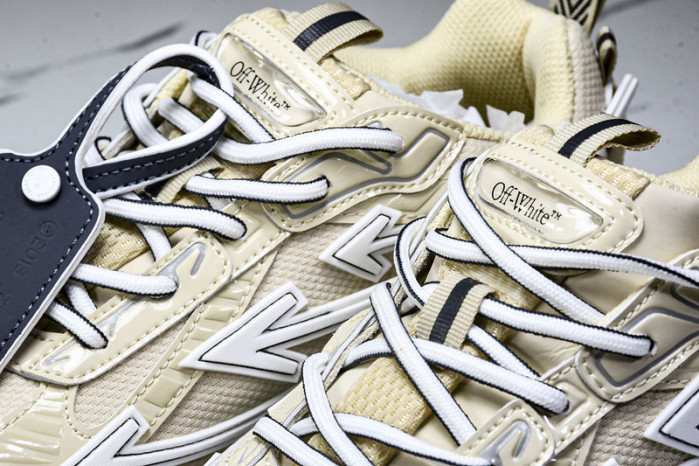 Off-White c/o Virgil Abloh