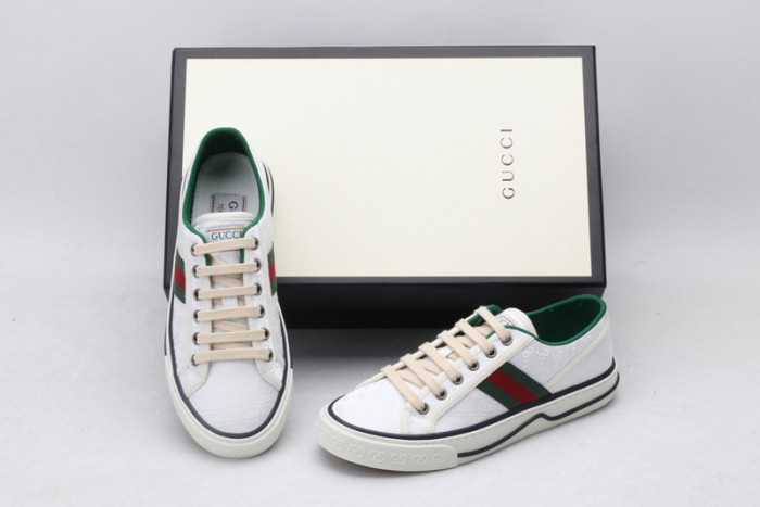 g*u*i ace embroidered low-top sneaker e2313