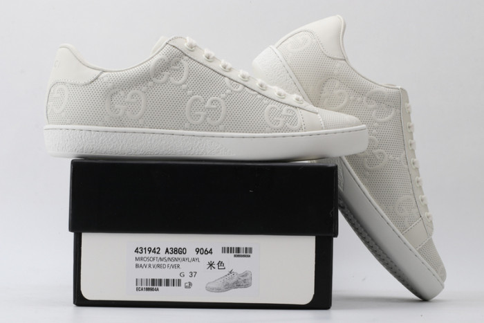 g*u*i ace embroidered low-top sneaker e2332
