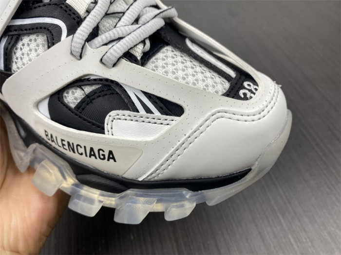 Ba*len*cia*ga track w3bz2 9010
