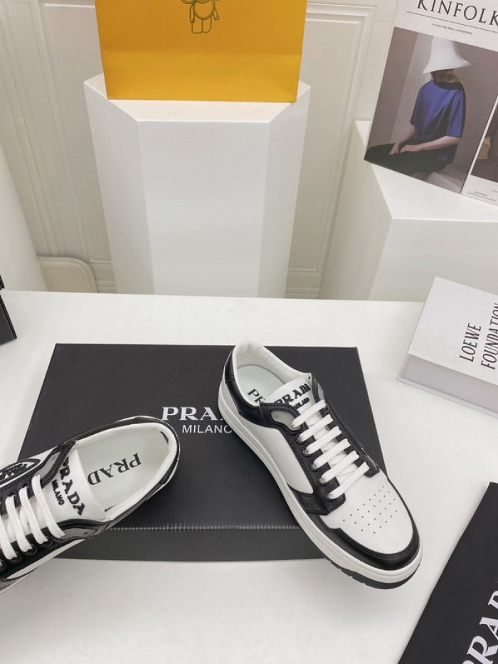 pra*a sneaker p015