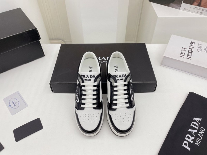 pra*a sneaker p015