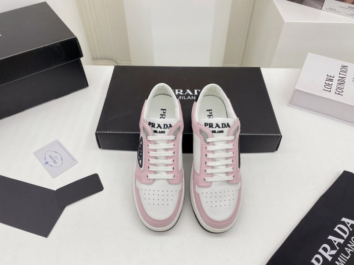 pra*a sneaker p013