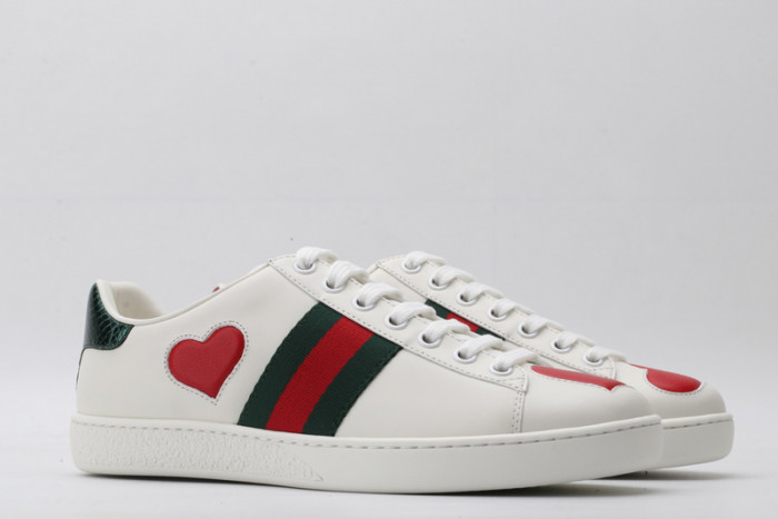 g*u*i ace embroidered low-top sneaker g075